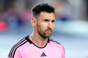 ميسي يفكر في خوض كأس العالم 2026 ميسي