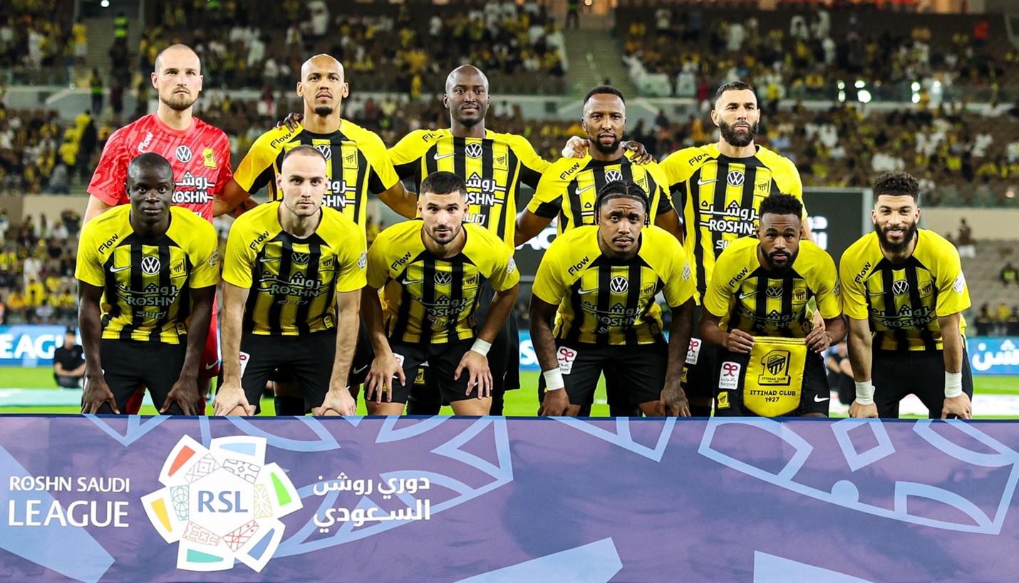 الفراج يرد على اتهامات اللوبي الأزرق ويكشف الحقيقة وراء الجدل التحكيمي في مباراة الاتحاد والخلود الاتحاد والخلود