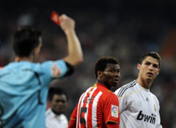 حكم إسباني سابق يفجرها: ريال مدريد يستخدم الثلاجة لترهيب الحكام إسترادا فيرنانديز