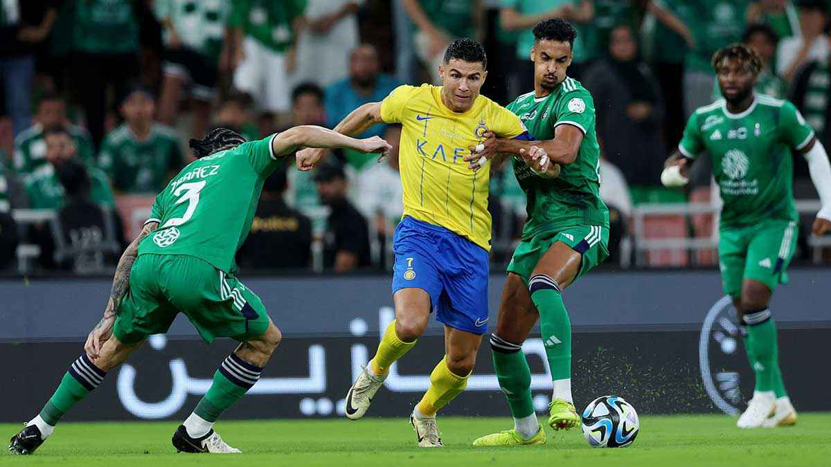أزمة جديدة تضرب الأهلي قبل مواجهة النصر في دوري روشن السعودي الأهلي