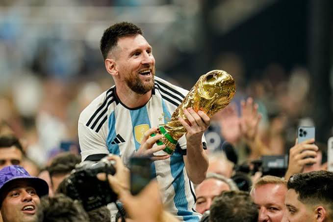 سيرو ميسي يُعيد صياغة التاريخ في الملاعب الأمريكية: هدف مارادوني يُلهب مواقع التواصل ويُحيي ذكريات النجم الأسطوري ميسي