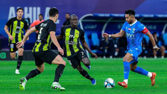 تأجيج الأجواء قبل الكلاسيكو: إعادة توزيع تذاكر مدرجات الهلال وجماهير الاتحاد تُحدث ضجة في دوري روشن السعودي الهلال