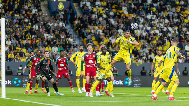 تحديات النصر في مواجهة الوحدة: غيابات جماعية واقتراح تغيير مركز آل فتيل لإنقاذ اللاعب العالمي النصر