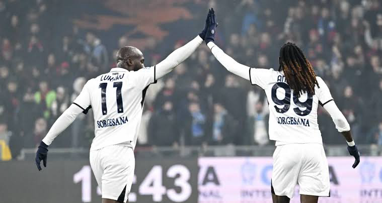 عاصفة الانفراد في ركلات الجزاء: جدل مدرب الفريق بعد قرار اللاعب الشاب في الدوري الإيطالي الدوري الإيطالي