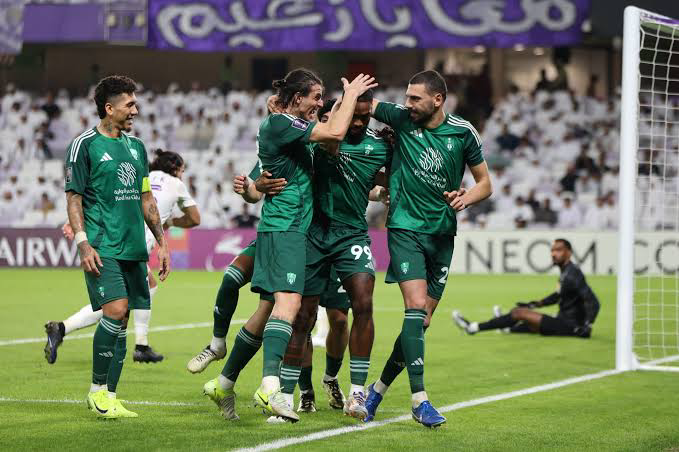 الأهلي السعودي في قلب الأحداث الرياضية: إصابات اللاعبين وفرص آسيوية وتطورات درامية في دوري روشن الأهلي السعودي