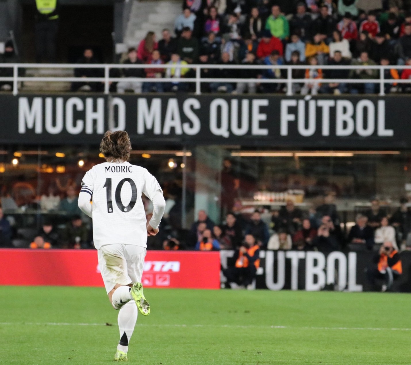 مودريتش: النجم الذي أبهَر أنشيلوتي في ليلة الانتصارات الكبيرة أنشيلوتي