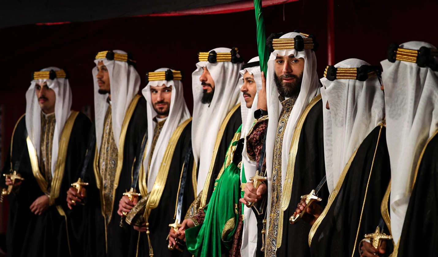 مواجهة الأبطال: الاتحاد يستضيف الخليج في تحدٍ كروي مثير بدوري روشن 2024-2025 الاتحاد