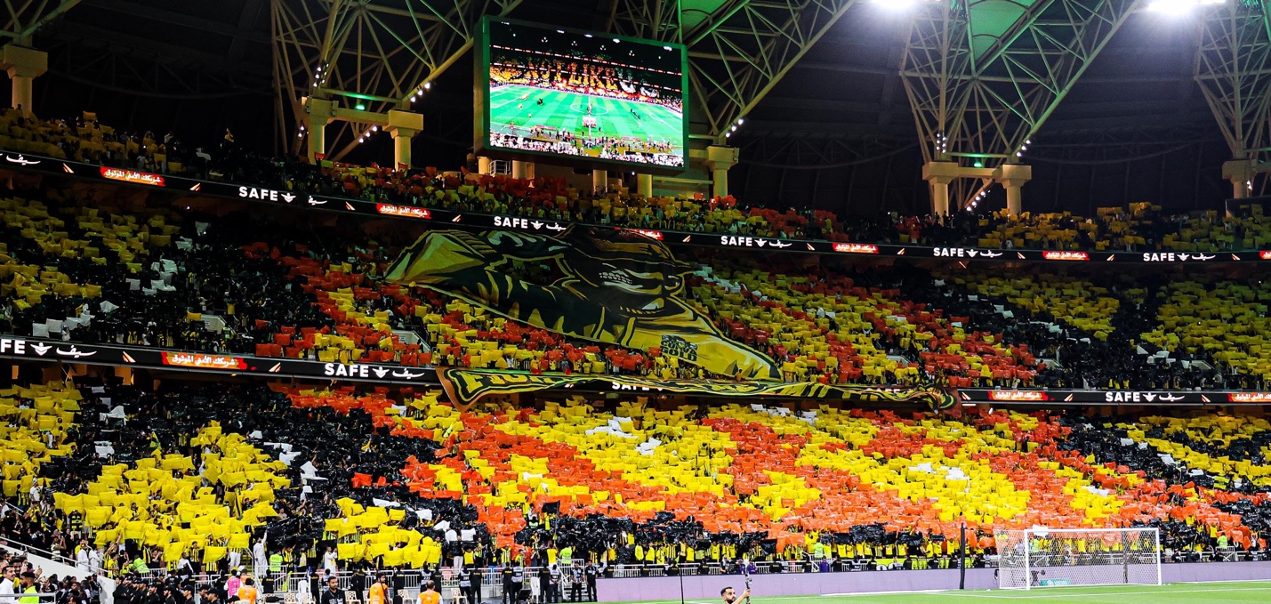 مواجهة الأبطال: الاتحاد يستضيف الخليج في تحدٍ كروي مثير بدوري روشن 2024-2025 الاتحاد