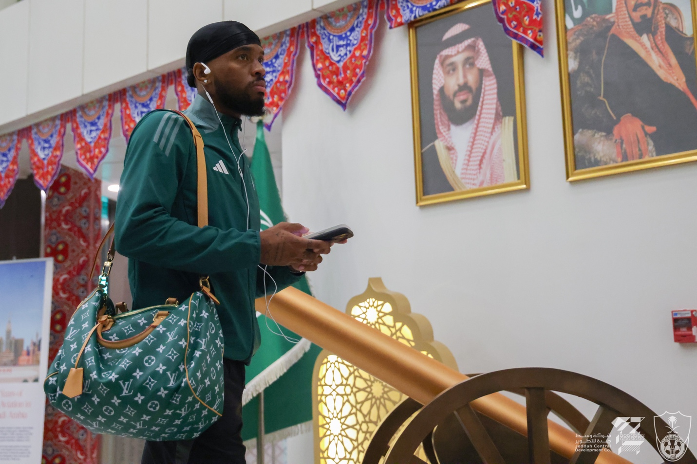 قرارات جريئة تُضيء المملكة أرينا مفاجآت جمهور الأهلي في كلاسيكو الهلال جمهور الأهلي