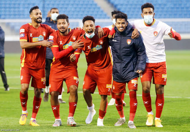 ضمك يتألق استعدادًا لمواجهة الشباب تحضيرات شاملة تبشر بمستقبل واعد في دوري روشن السعودي ضمك