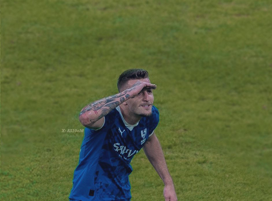 توتر في اللحظات الحاسمة مشهد جدلي بين سافيتش والقحطاني يُلقي بظلاله على مباراة الهلال وضمك الهلال
