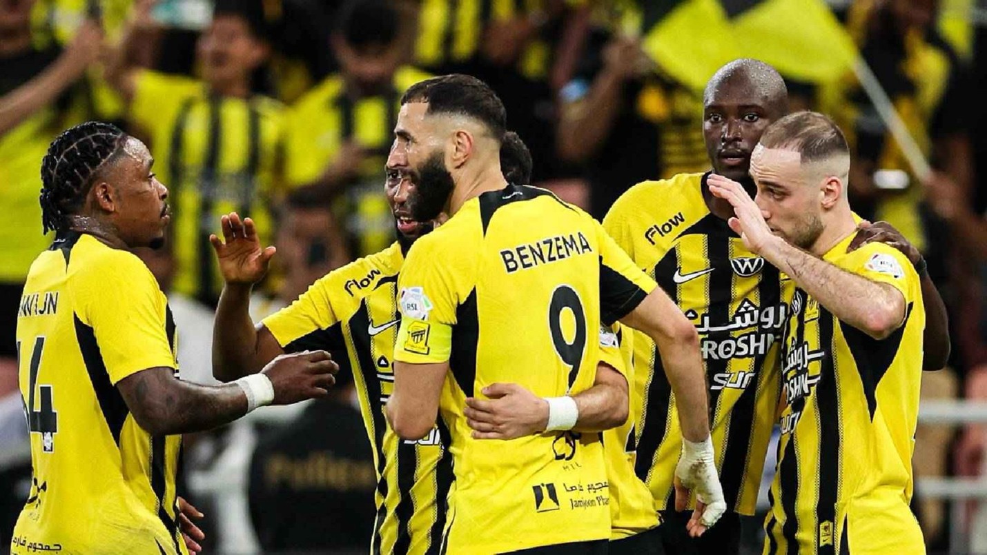 ضربة جديدة لصفوف الاتحاد إيقاف نجمي الوسط الأجنبي في ظل سلسلة نتائج متعثرة
الاتحاد