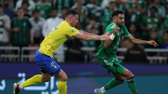 فوضى الشارات: تصرفات غريبة من نجوم النصر تُثير الجدل في دوري روشن السعودي النصر