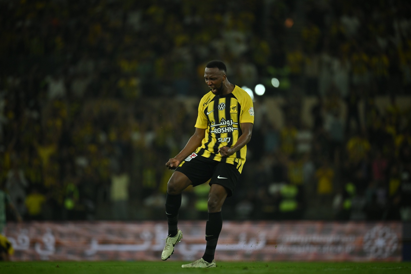 الاتحاد يستعيد تألقه بفضل انتصاره الحاسم على الرياض ويستعد لمواجهة الشباب في نصف نهائي كأس خادم الحرمين الاتحاد