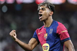يامال: إشراقة جديدة في سماء برشلونة تهدف إلى جائزة NXGN 2025 يامال