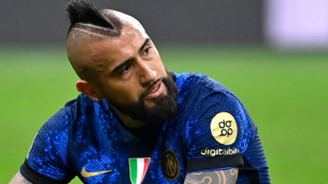 فيدال وإشارات الحرب: قراءة معمقة لتصرفات لاعب تشيلي في مواجهة باراجواي فيدال