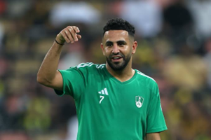 محرز تحت المجهر: أداء باهت في مباراة الجزائر وبزوغ نجم نيوم في ظل انتصار 3-1 على بوتسوانا محرز