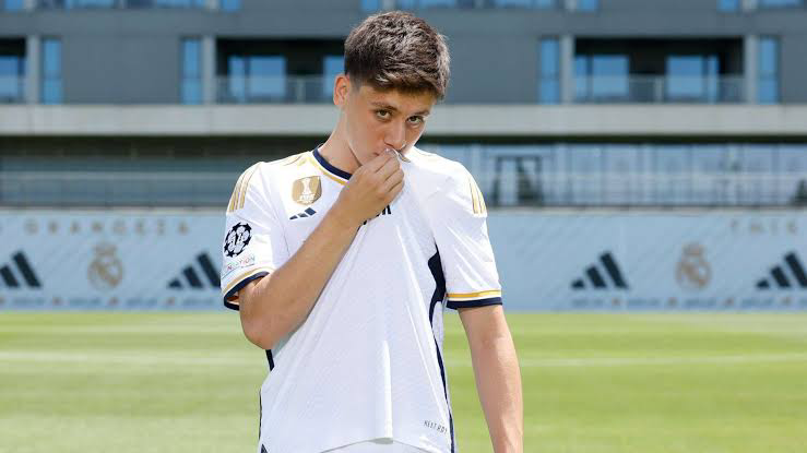أردا جولر قصة إصرار وشغف في سماء ريال مدريد أردا جولر