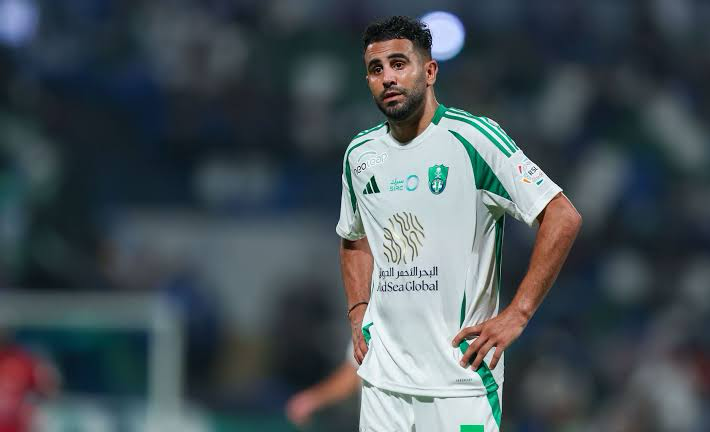 رياض محرز قيادي الحلم الكبير نحو مونديال 2026 وإرادة لا تلين في عالم الخضر رياض محرز