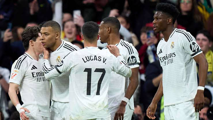 ريال مدريد يستعد لتجديد التاريخ أمام فالنسيا نظرة معمقة على المواجهات السابقة والدوري الإسباني ريال مدريد