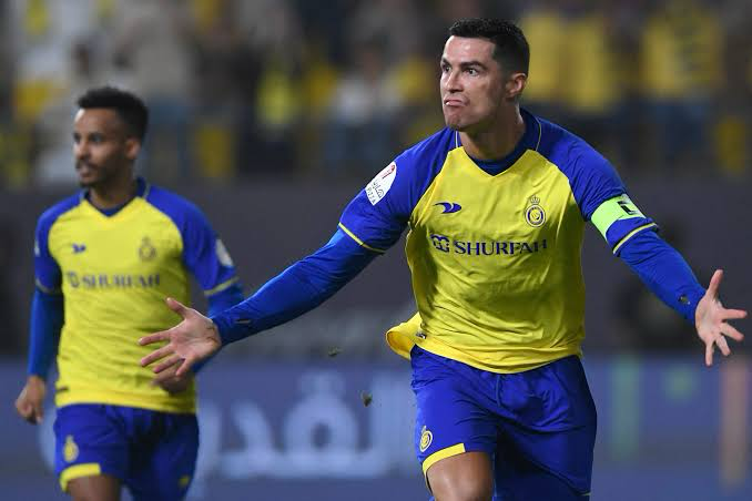 ثلاثية مع الرأفة النصر يكسر لعنة الديربي ويعيد الفرح لجماهير العالمي رونالدو