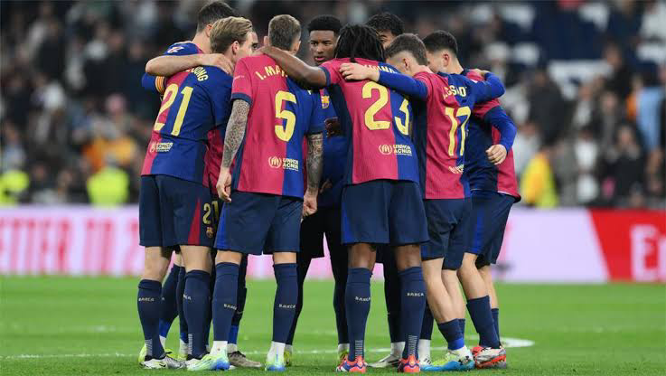 برشلونة يُحرز فوزاً ساحقاً 4-0 على دورتموند ويقترب من نصف نهائي دوري الأبطال بعد ست سنوات برشلونة