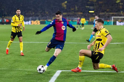 برشلونة يتطلع لاستخلاص الدروس من مواجهة بوروسيا دورتموند في دوري الأبطال برشلونة